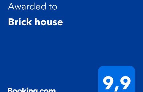 Donje Polje House | Brick house