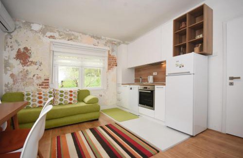 Donje Polje House | Brick house