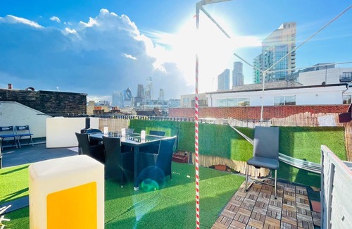 Hackney Downs Apartment | Brick lane modern Penthouse with city view