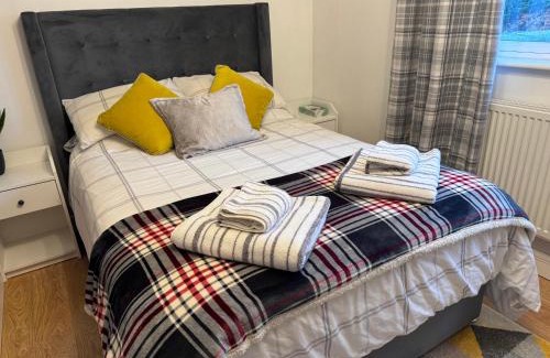 Castle Donington House | Brick lodge house