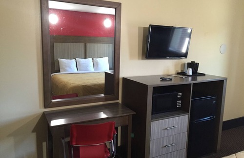 Brick Hotel | Brick Motor Inn