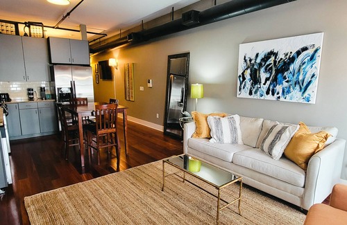 Historic District - North Apartment | Brick on Broughton-*Spacious Downtown Loft near Plant Riverside*