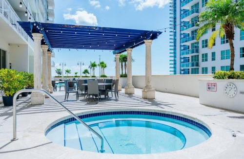 The Roads Apartment | Brickell, Miami Home in the Sky!
