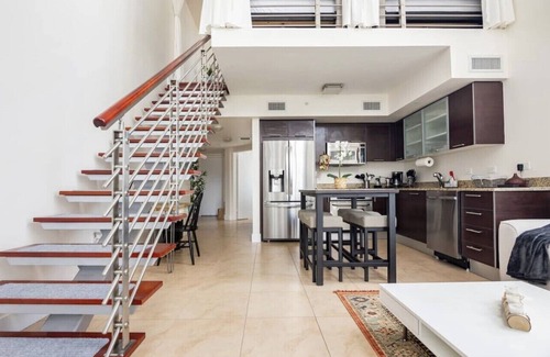 Downtown Miami Condo | Brickell River LOFT/parking & 12 min to South Beach