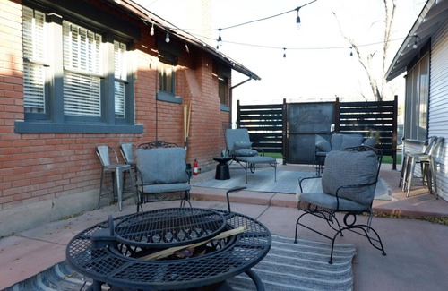 Albuquerque Cottage | Bricklight District Modern Cottage