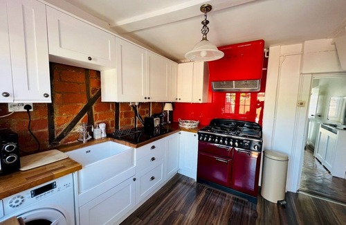 Tenterden House | Bridewell Cottage in the heart of Tenterden - Pass The Keys