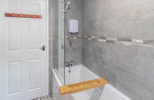 Newbridge Apartment | Bridge Apartment