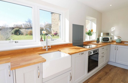 Hallington Cottage | BRIDGE END COTTAGE, pet friendly, character holiday cottage in Wark