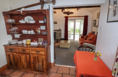 Fence House | Bridge End