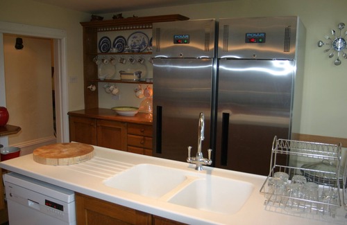 Britford House | Bridge Farmhouse - Eight En suite bedrooms