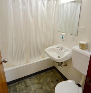 Smithton Hotel | Bridge Hotel