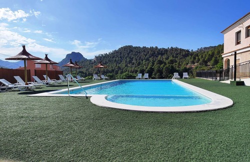 Elche De La Sierra Cottage | bridge safe houses