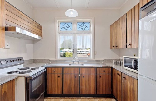 Waiotahi House | Bridge Street Accommodation