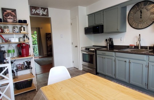 Girard Apartment | Bridge The Gap Modern & Fresh 2 Br near Elk Creek & Presque Isle Erie 20 Minutes