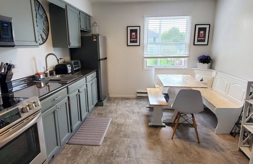 Girard Apartment | Bridge The Gap Modern & Fresh 2 Br near Elk Creek & Presque Isle Erie 20 Minutes
