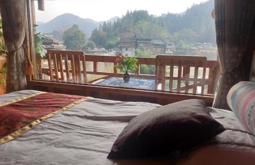 Sanjiang Dong Autonomous County Hotel | Bridge View Boutique Guesthouse 望桥楼精品民宿