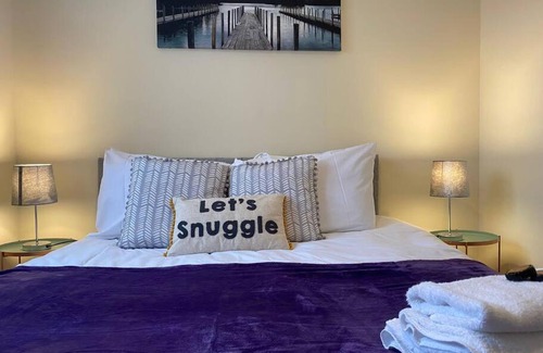 Basingstoke Villa | BridgeCity Spacious Cottage in the Heart of Basingstoke