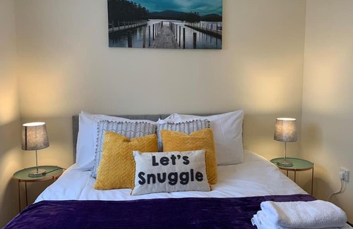 Basingstoke Villa | BridgeCity Spacious Cottage in the Heart of Basingstoke