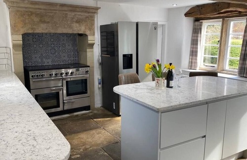 Grindleford Bridge House | Bridgefoot Cottage - Riverside Patio, Wild Swimming + Hottub