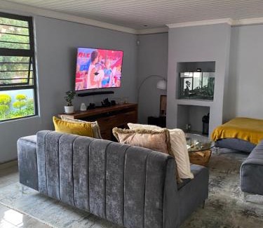 Hartbeespoort Villa | Bridgelamour Guest house1