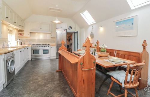 Noss Mayo Cottage | BRIDGEND BARN, family friendly, with open fire in Newton Ferrers