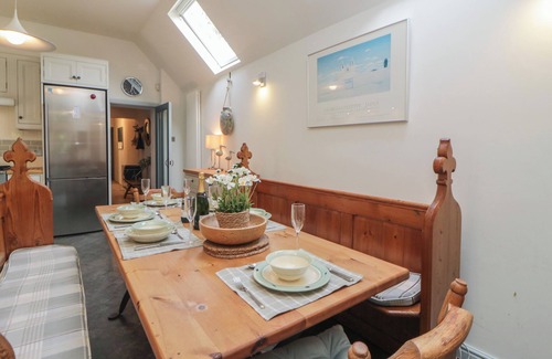 Noss Mayo Cottage | BRIDGEND BARN, family friendly, with open fire in Newton Ferrers