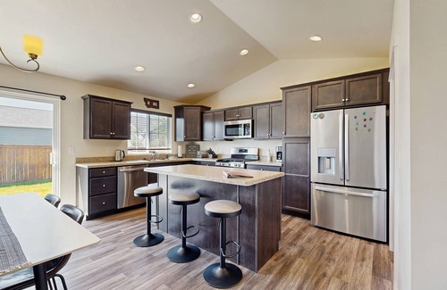 Bozeman House | Bridger View Retreat | House in Belgrade with enclosed backyard, patio, & grill