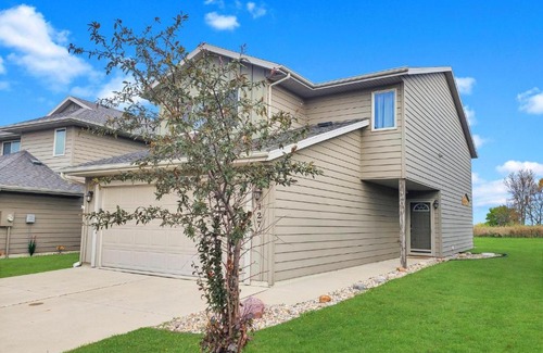Spirit Lake Villa | Bridges Bay Vacation Cabin 127