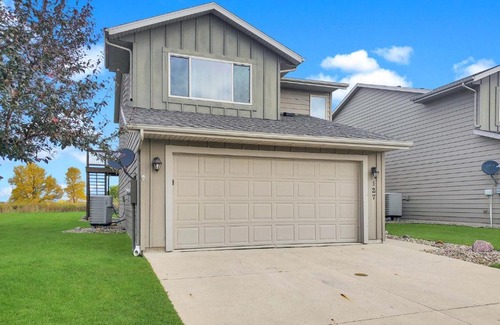 Spirit Lake Villa | Bridges Bay Vacation Cabin 127