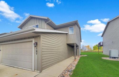 Spirit Lake Villa | Bridges Bay Vacation Cabin 127