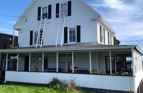 Vinalhaven House | Bridgeside Inn on peaceful Vinalhaven Island, Maine