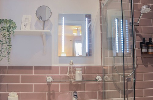 Coalbrookdale House | Bridgeside Rooms