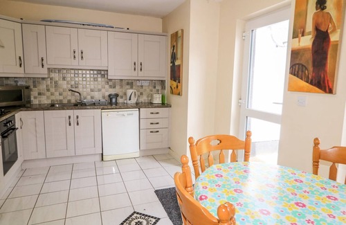 Kerrykeel Cottage | BRIDGETOWN COTTAGE, pet friendly in Kerrykeel, County Donegal