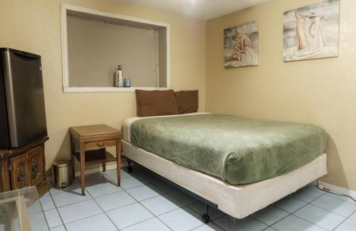 Northeast El Paso House | Bridgetown suites