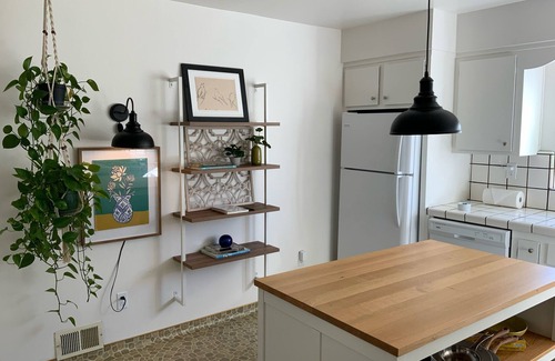 Crockett House | Bridgeview - A Clean and Cozy Getaway for Two