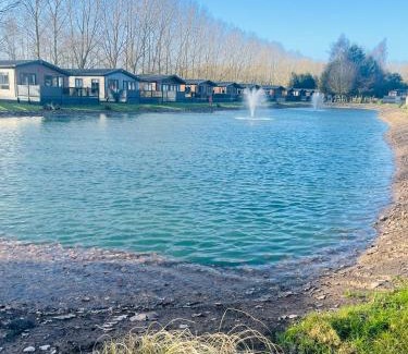 Allerthorpe House | Bridgewater Lodge with Hot Tub