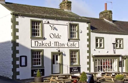 Giggleswick Cottage | BRIDLE COTTAGE, pet friendly, character holiday cottage in Settle