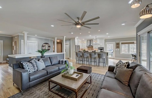 Mooresville House | Bridlewood Cove w/Beach, Gameroom, Hot Tub & Optional Boat Rental