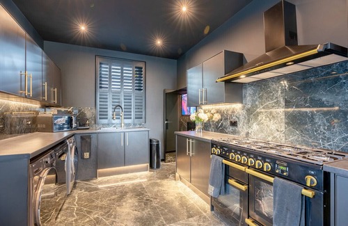 Blackburn House | Brierley Club Hideaway: North West’s Chic 7-Star Retreat