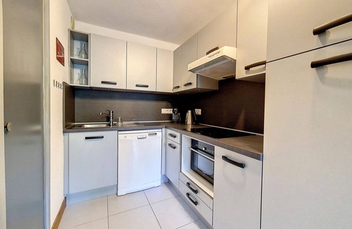 Saint-Martin-de-Belleville Apartment | Bright Apartment Near Slopes · Balcony · Sleeps 6