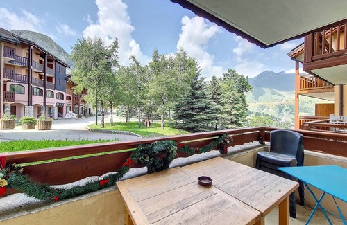 Saint-Martin-de-Belleville Apartment | Bright Apartment Near Slopes · Balcony · Sleeps 6