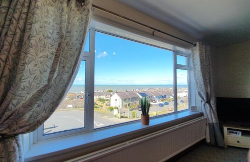 Aberaeron Apartment | Brig-y-Don Apartment with a View