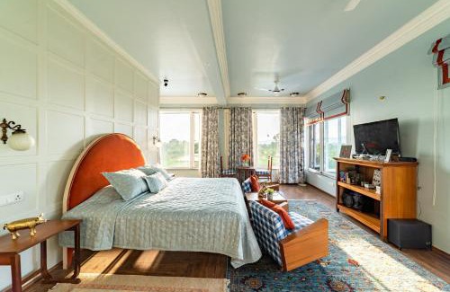 India House | Brigadier Farm Stay Sunset Room