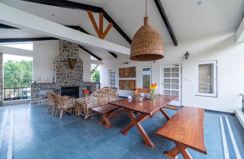 India House | Brigadier Farm Stay Sunset Room