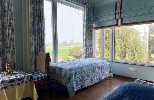 India House | Brigadier Farm Stay Sunset Room