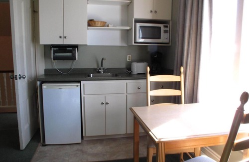 Lunenburg Waterfront Hotel | Brigantine Inn & Suites