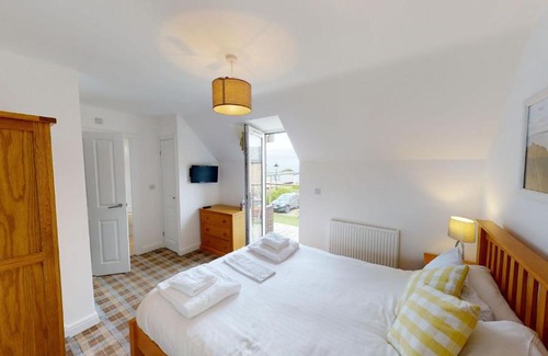 Filey House | Brigg End View, The Bay Filey, sleeps 4, 2 dogs welcome