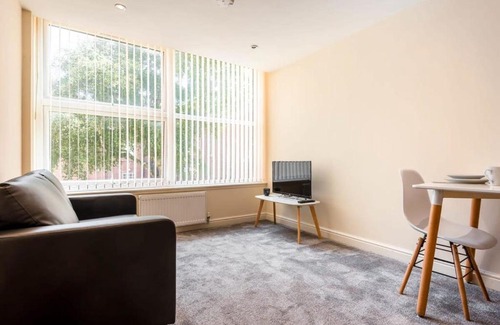 Pontefract Apartment | Bright 1 Bedroom Budget Flat in Central Pontefract