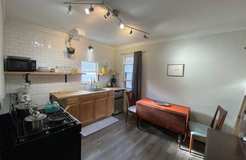 Kingston Apartment | Bright 1 Bedroom