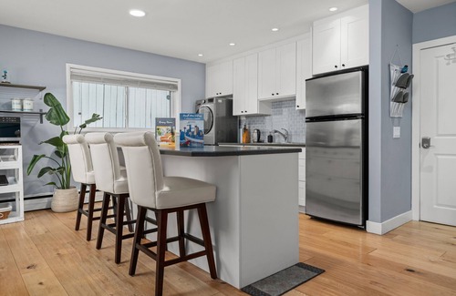 Ramsay Apartment | ☼ Bright 1 BR ☼ Near stampede/DT/concerts/hockey games/BMO/inglewood/Zoo